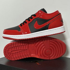 Nike Air Jordan 1 Varsity Red Shoes 4